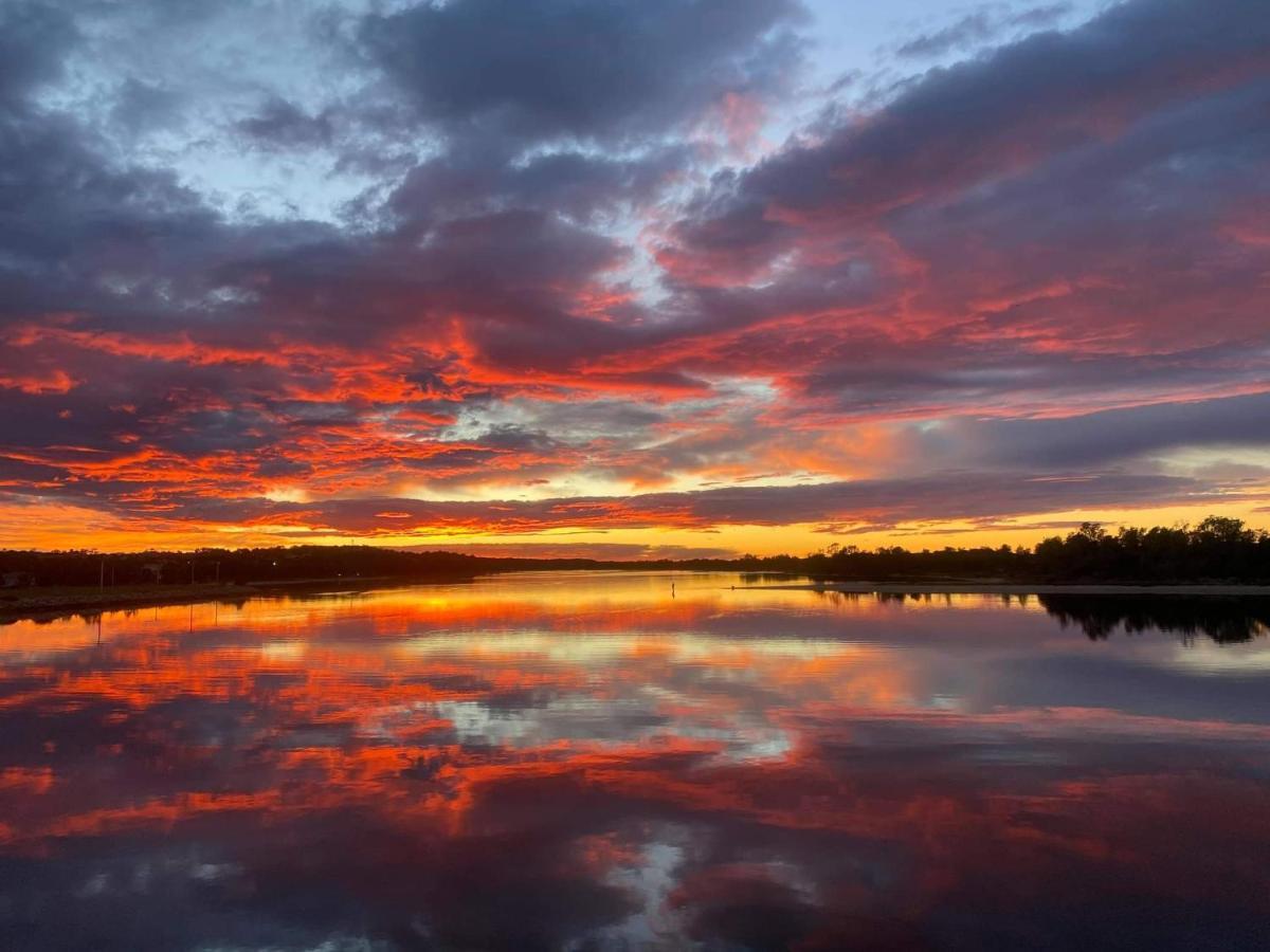Sandbar Motel Lakes Entrance Exterior foto